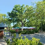 Schloesschen Sundische Wiese 3*