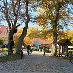 Schloesschen Sundische Wiese 3*