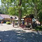 Schloesschen Sundische Wiese 3*