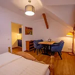 Schloesschen Sundische Wiese 3*