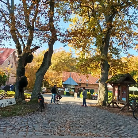 Schloesschen Sundische Wiese 3*