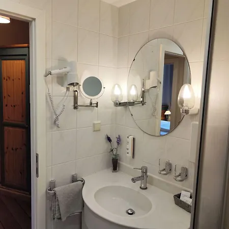 Schloesschen Sundische Wiese 3*