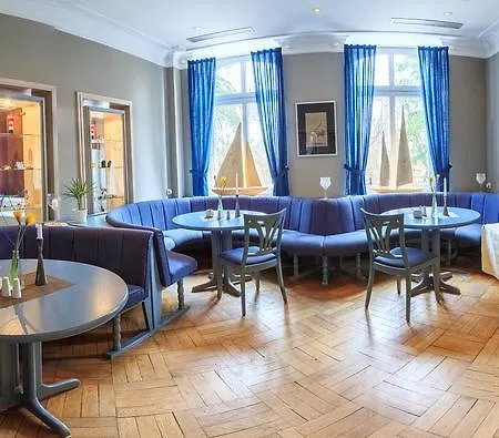 Schloesschen Sundische Wiese 3*