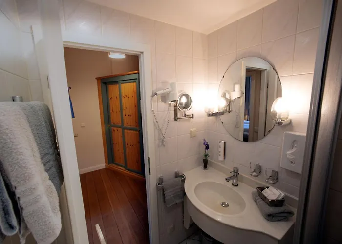 Schloesschen Sundische Wiese 3*